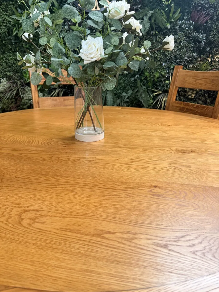 Round Danube oak kitchen table & 6 chairs - Image 4