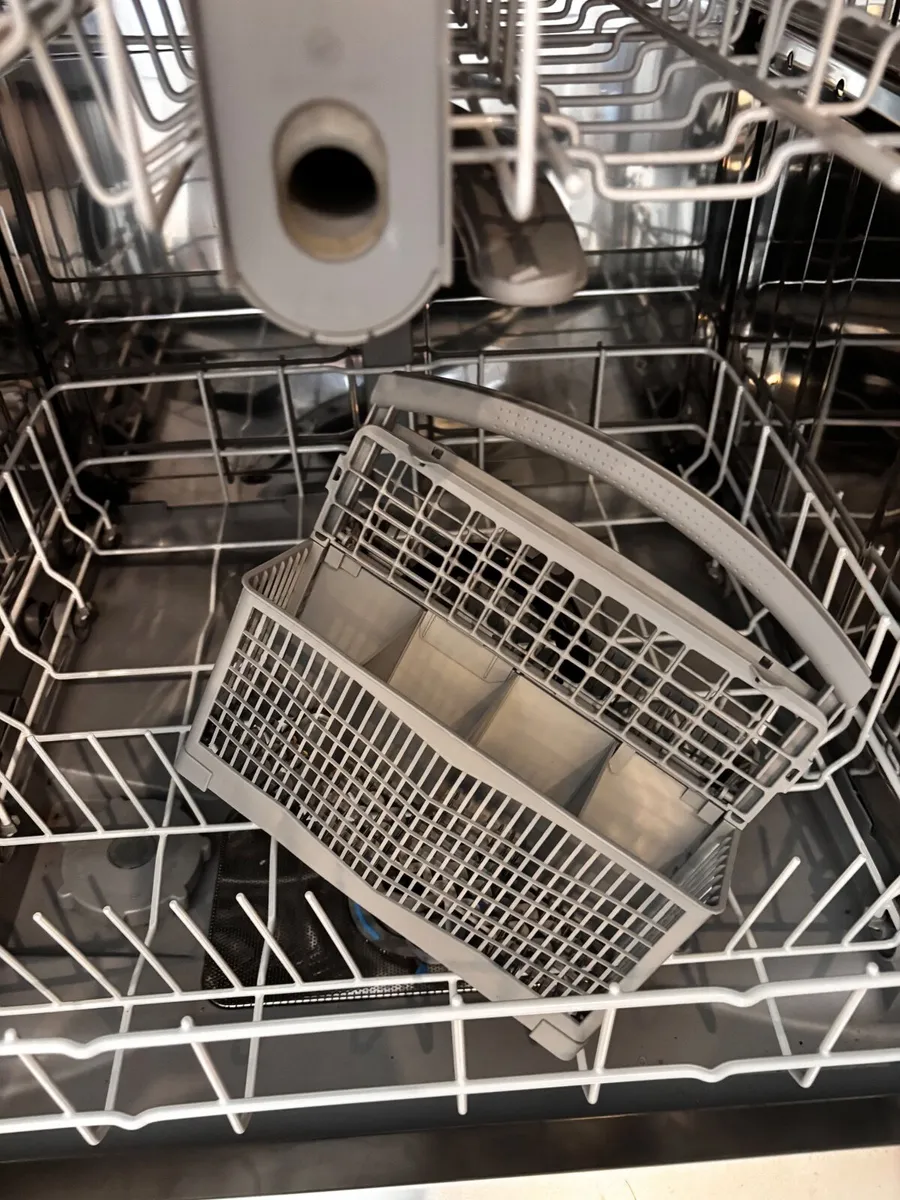 Dishwasher - Image 2
