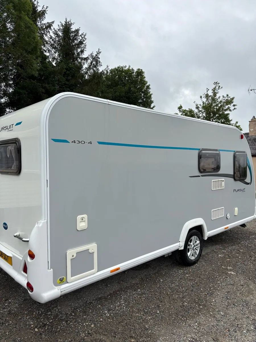 BAILEY PURSUIT FIXED BED AS NEW - Image 3