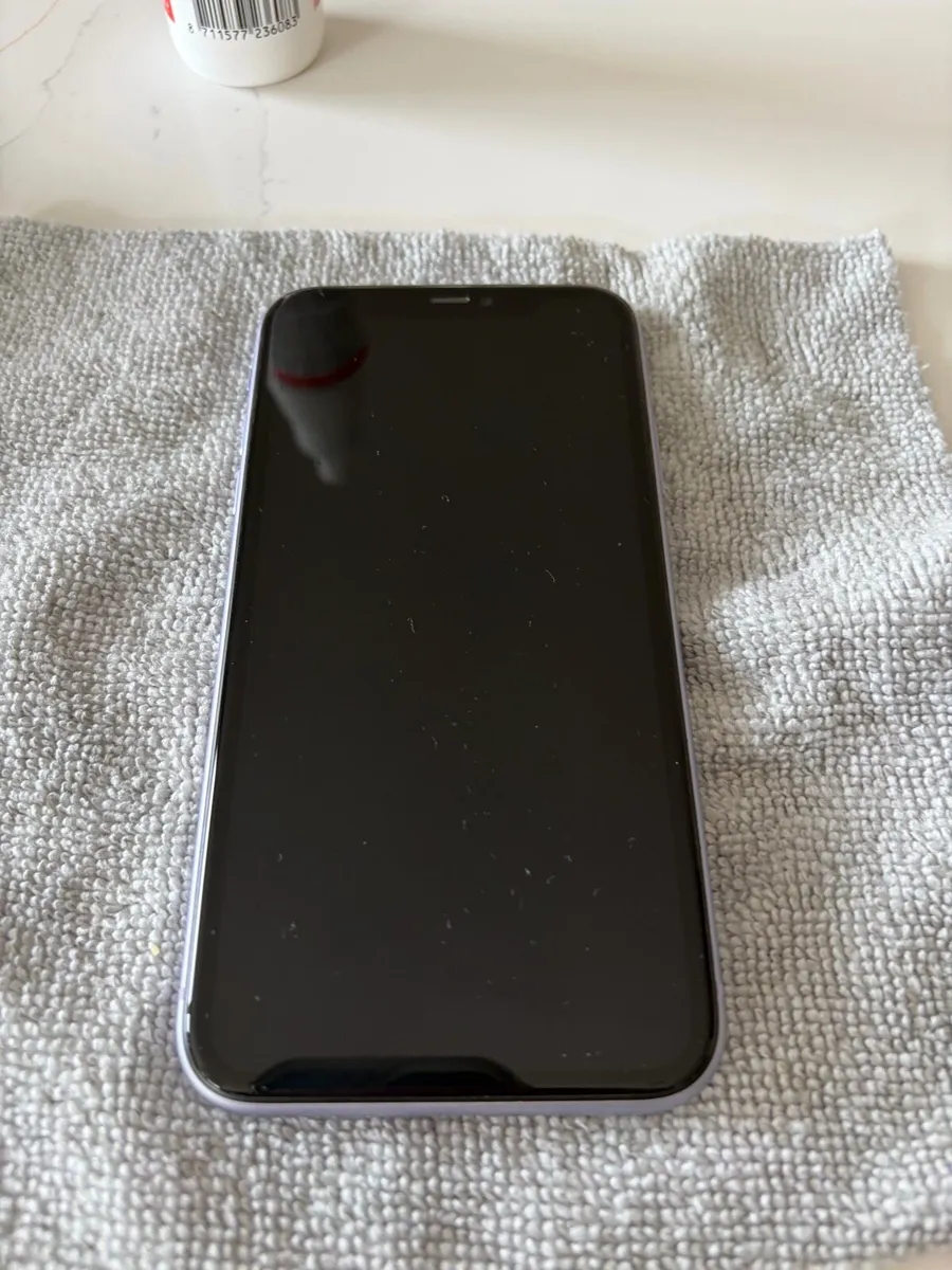 iPhone 11 - Image 1
