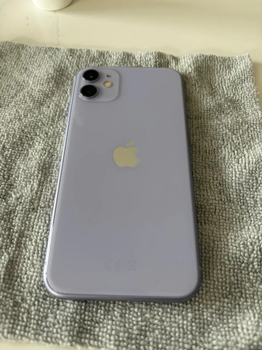 iPhone 11 - Image 2