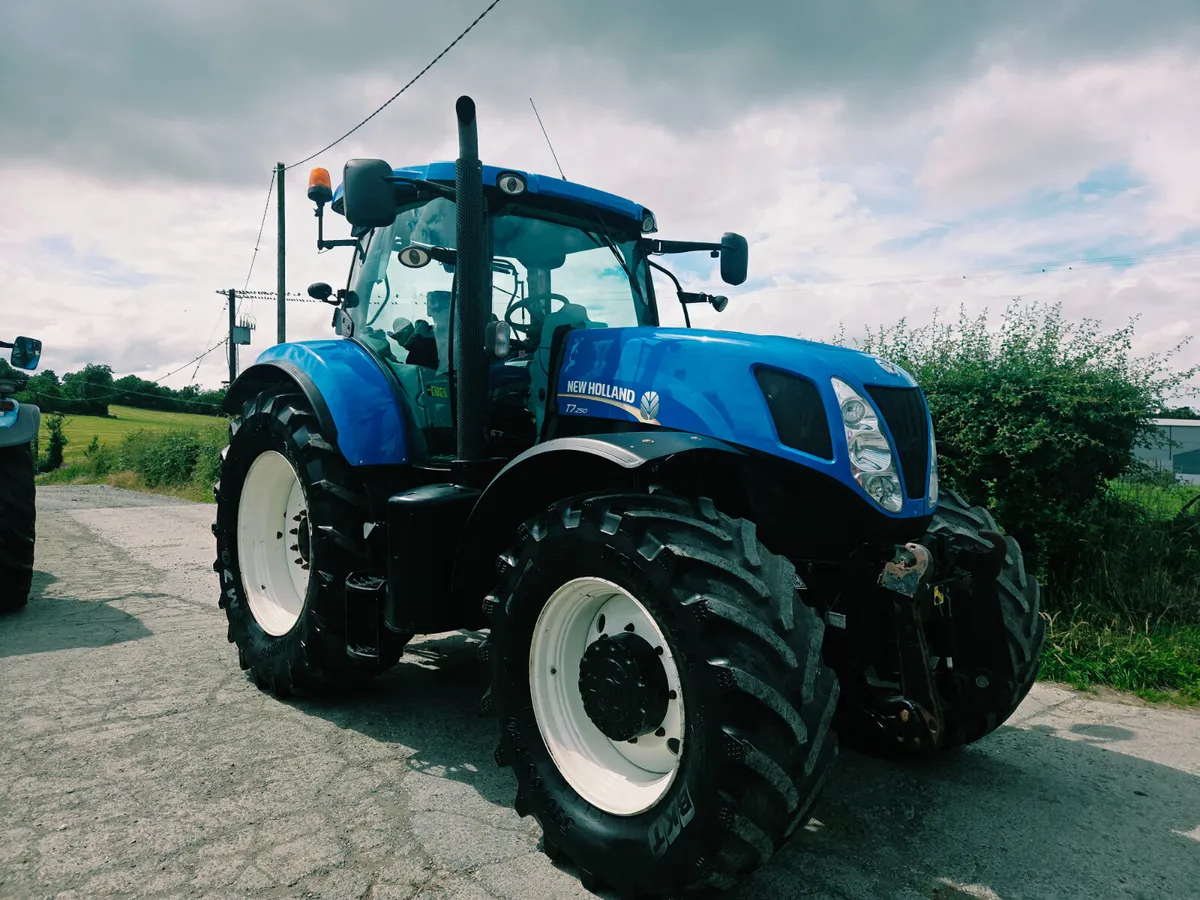 New Holland T7250 - Image 2