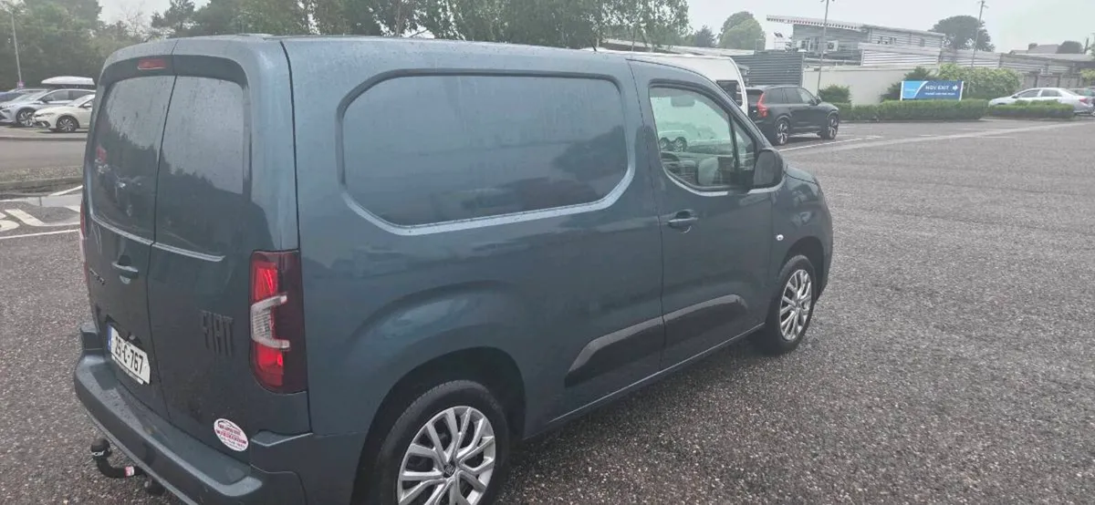 Van - Image 4