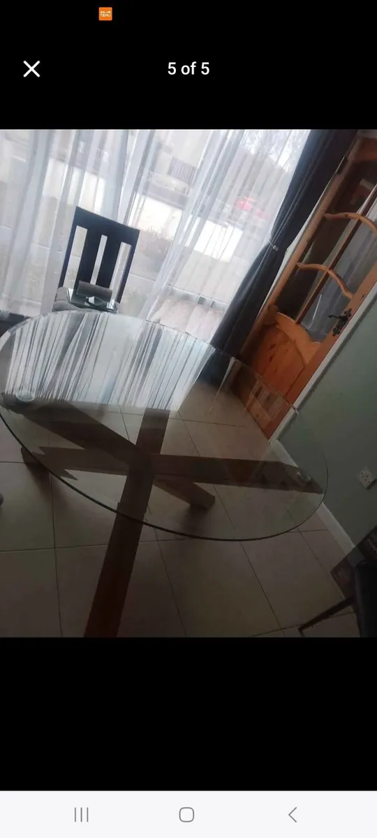 Dining room table - Image 1