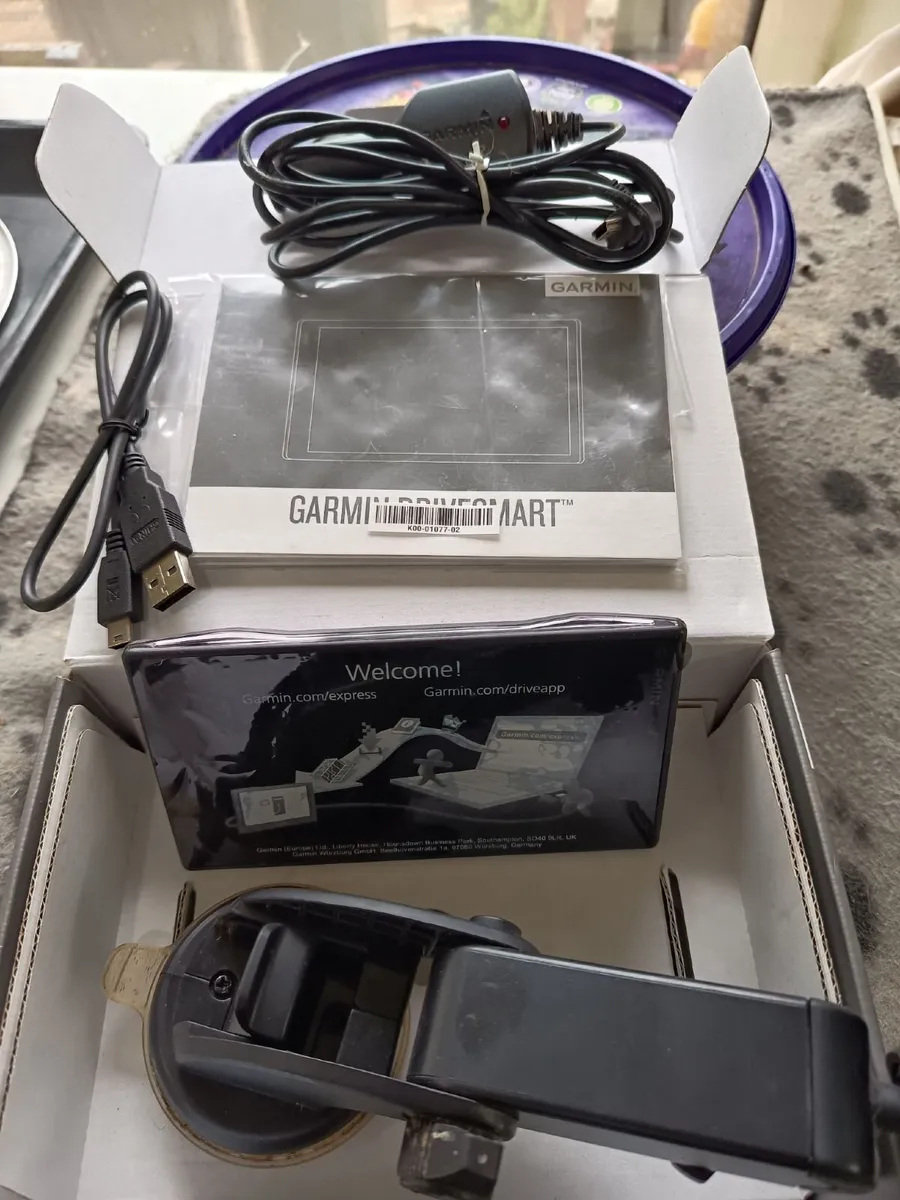 Garmin sat nav - Image 3