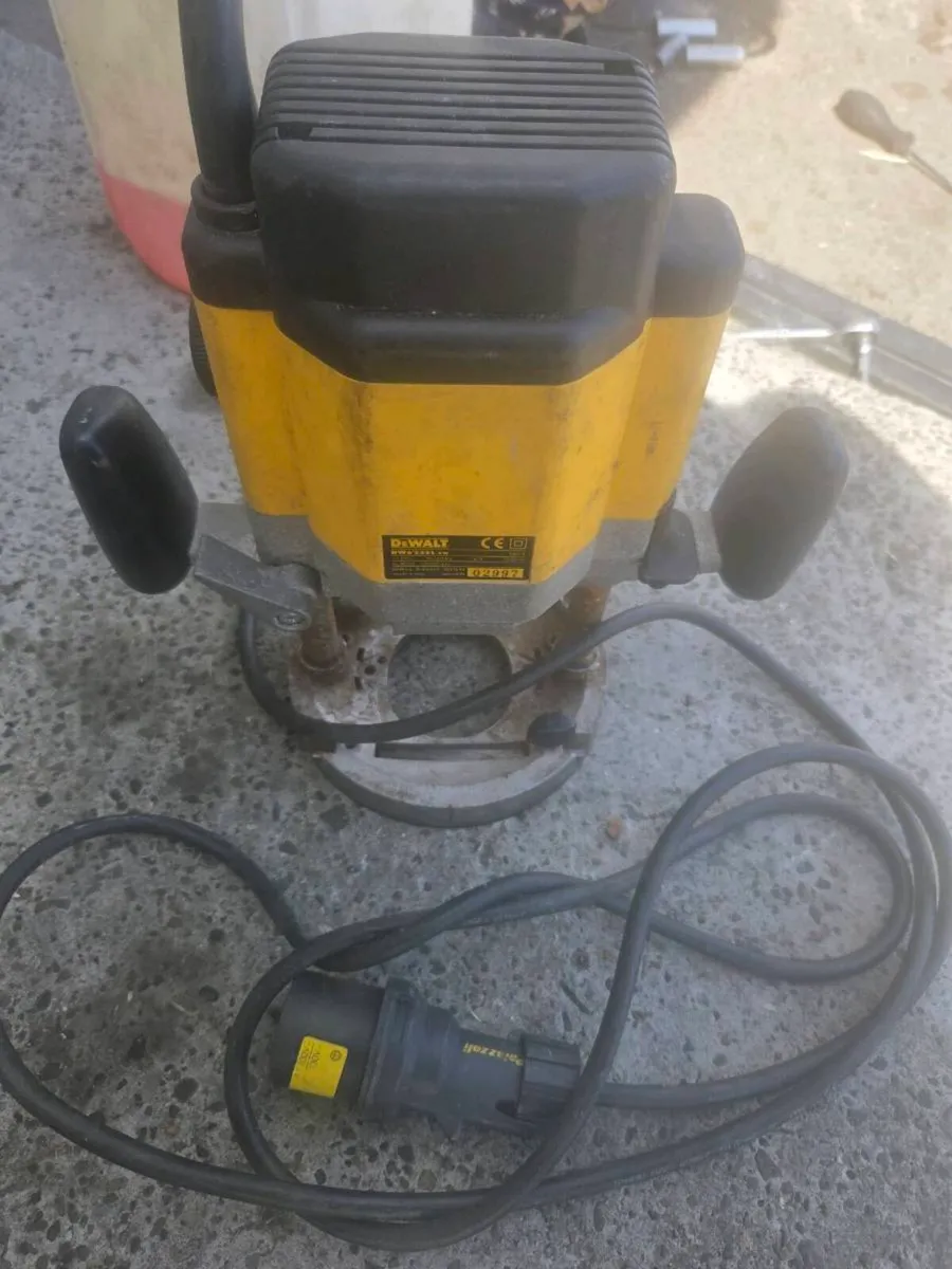 Dewalt dwe625 electric router - Image 2