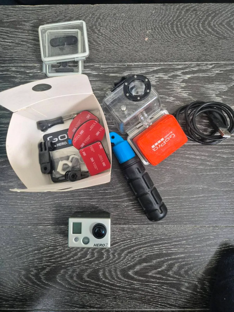 GoPro Hero 2 + Accessories - Image 2
