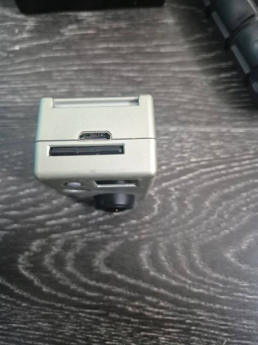 GoPro Hero 2 + Accessories - Image 3