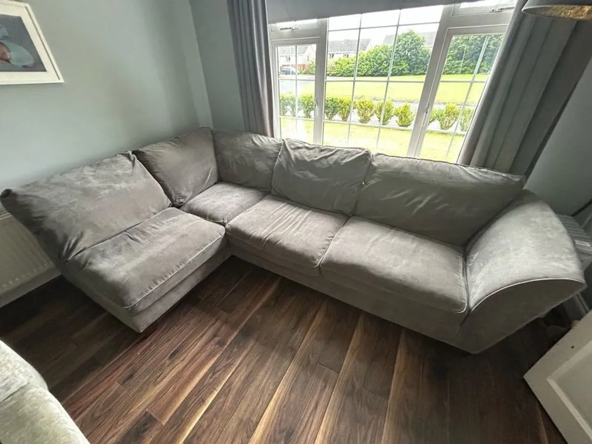 Grey Corner Sofa with Chaise - good condition - Image 3