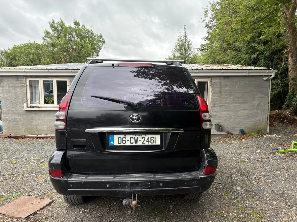 Toyota Land Cruiser lc5 - Image 2