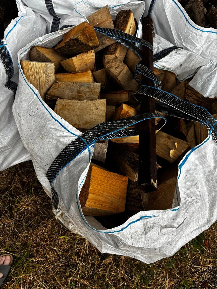 1 tonne bags of logs - Image 1