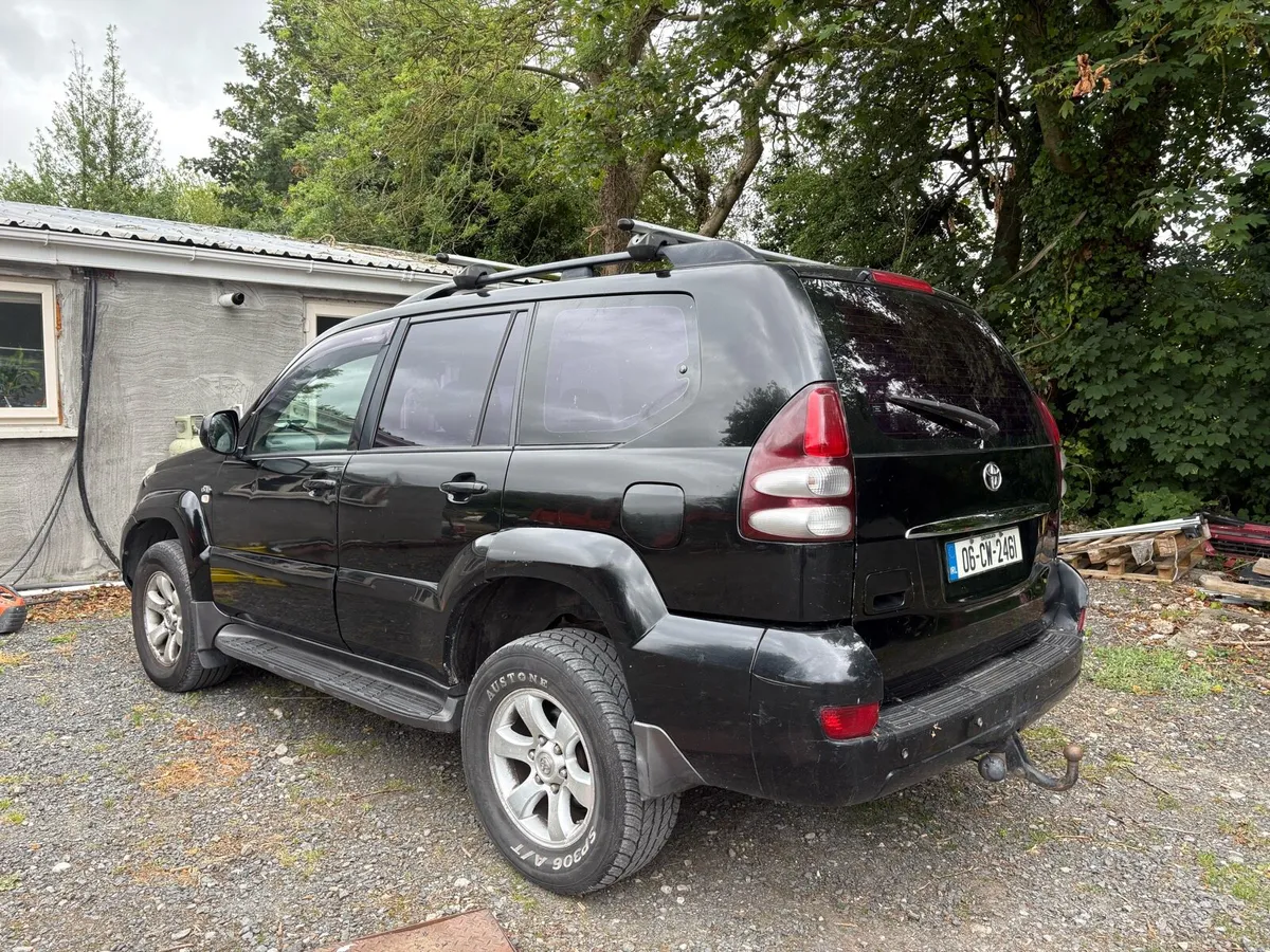 Toyota Land Cruiser lc5 - Image 3