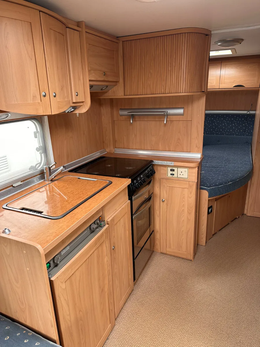 ✨BUIRSTNER 4 BERTH FIXED BED✨ - Image 4