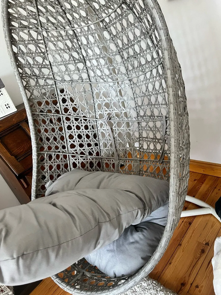 Egg Chair - Image 4