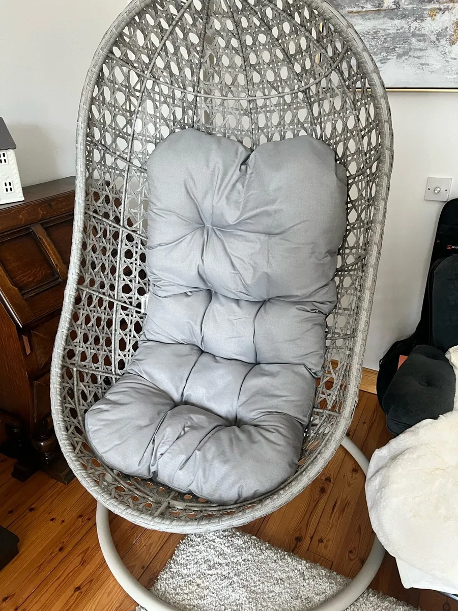 Egg Chair - Image 1