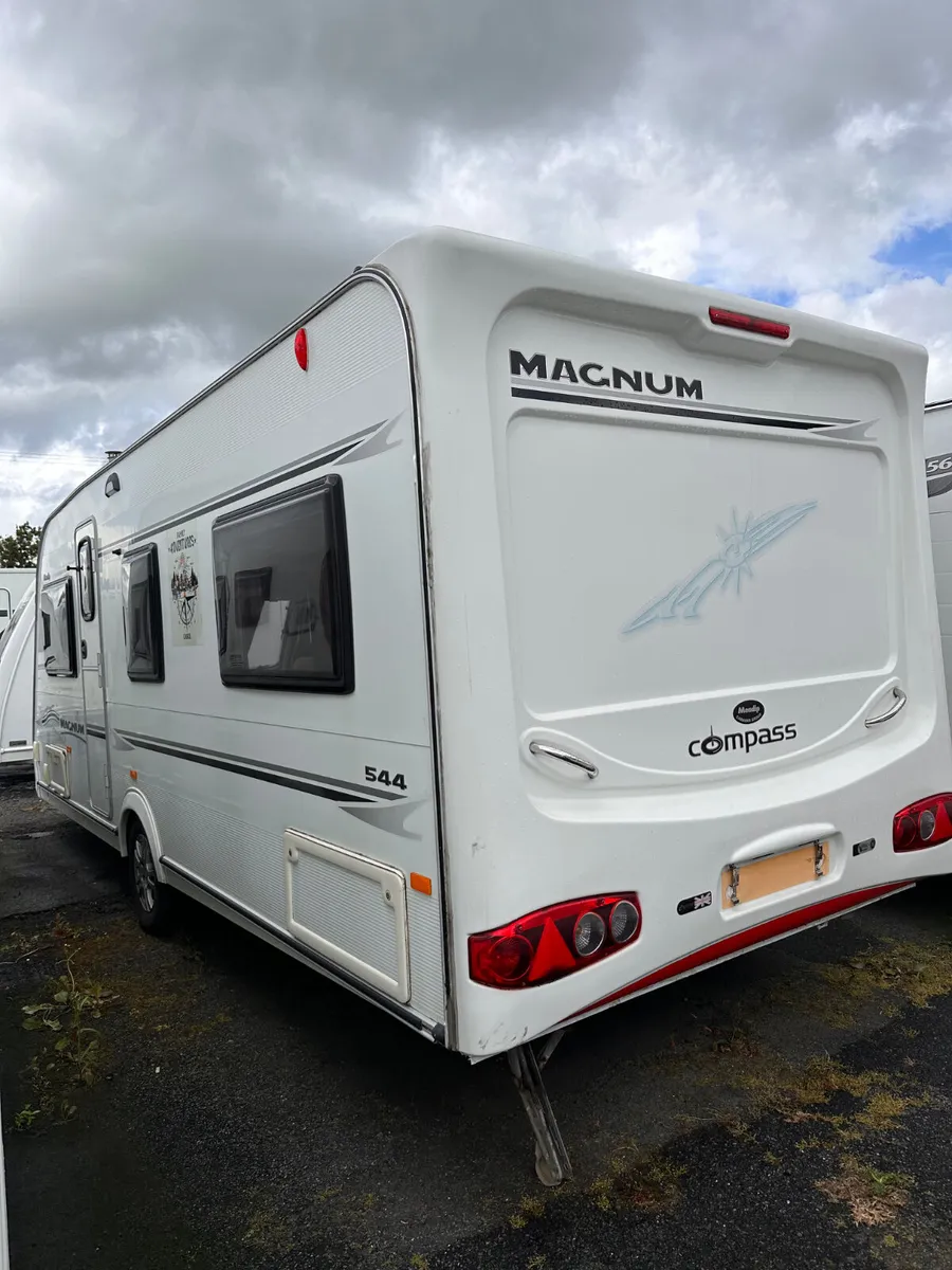 ✨COMPASS MAGNUM 4 BERTH FIXED BED✨ - Image 2