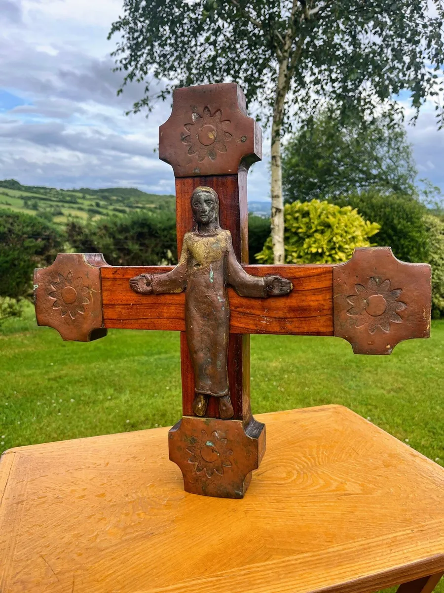 Antique crucifix - Image 1