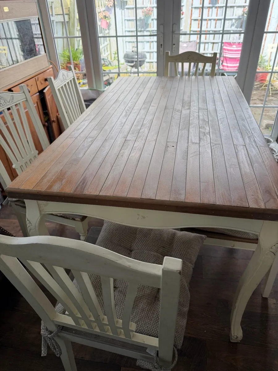 Table and chairs for restoration / upcycle - Image 1