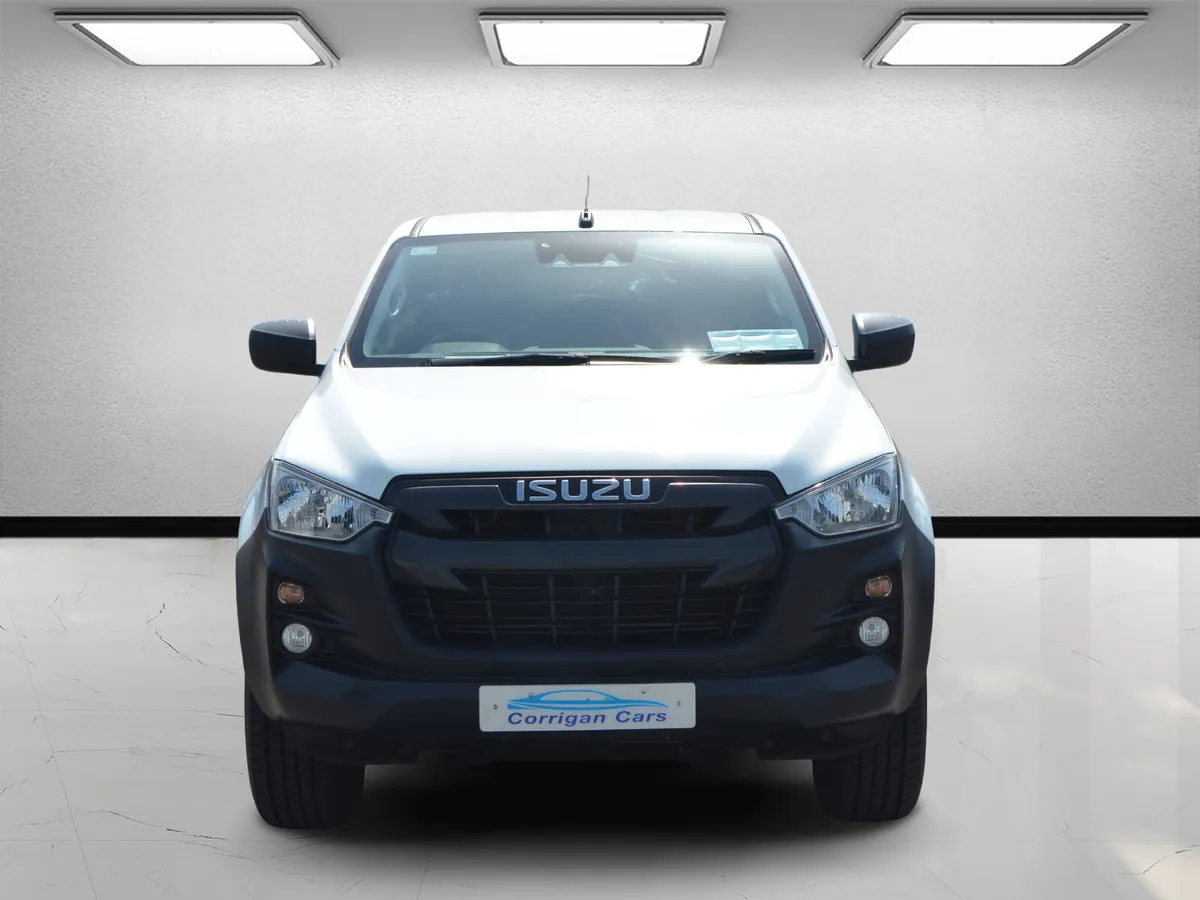 Isuzu D-Max 2022 Utility - Image 2