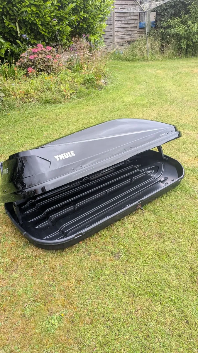 Thule Touring M 400L Roof Box- Excellent Condition - Image 2