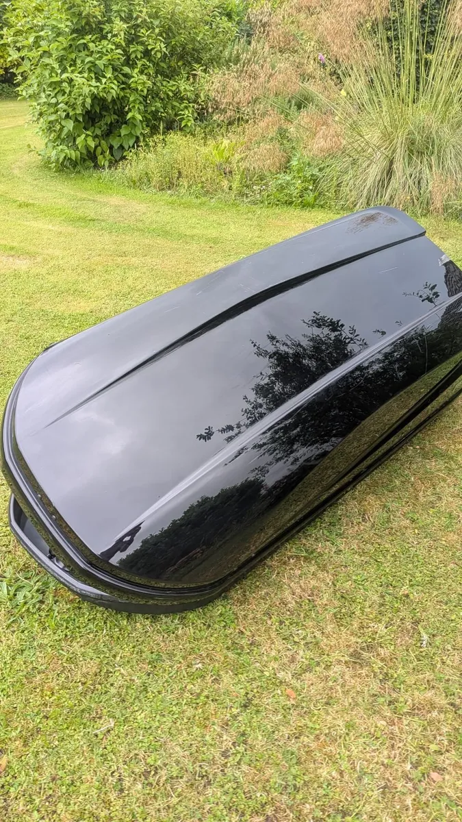 Thule Touring M 400L Roof Box- Excellent Condition - Image 4