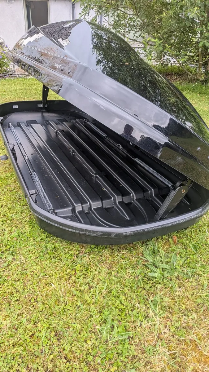 Thule Touring M 400L Roof Box- Excellent Condition - Image 3