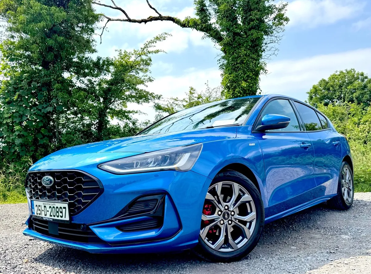 2025 Ford Focus ST-line - Image 3