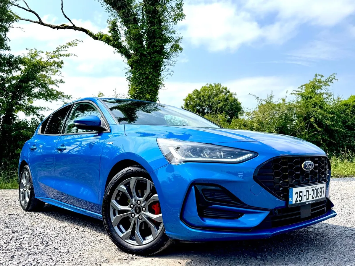 2025 Ford Focus ST-line - Image 4