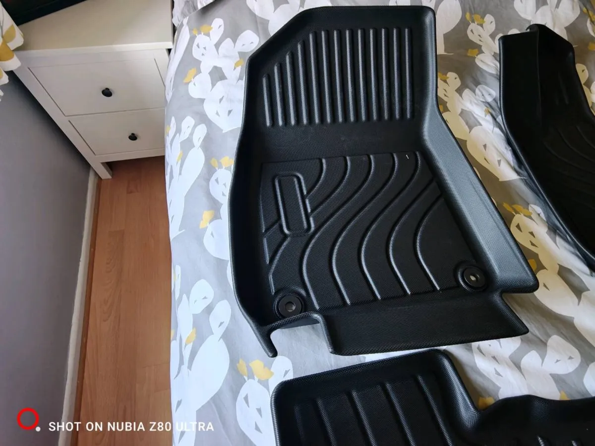 Xping g6 floor mats and assoriers - Image 3