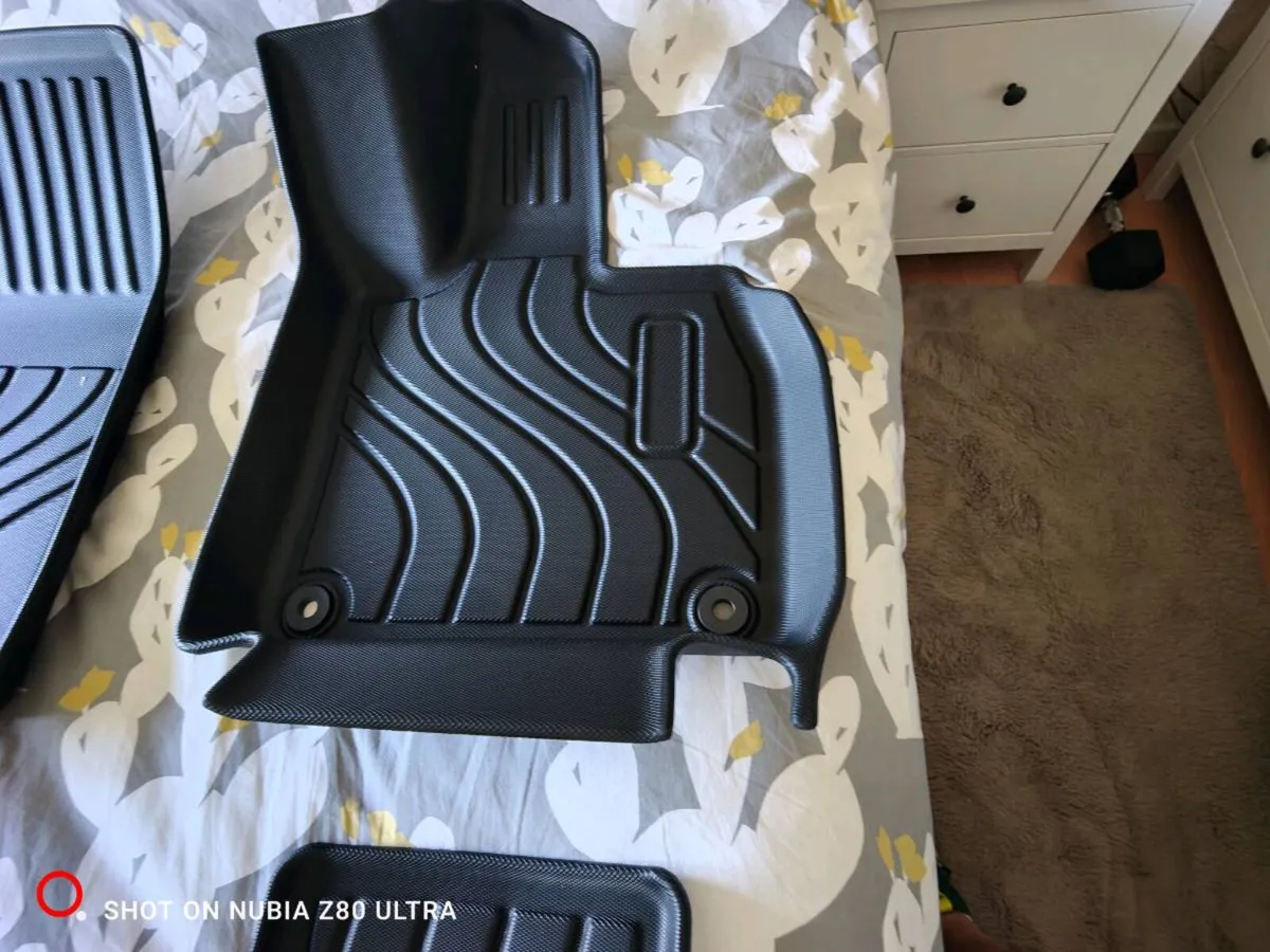 Xping g6 floor mats and assoriers - Image 4