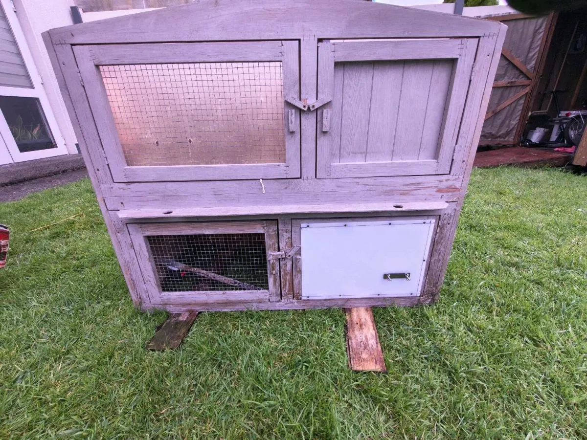 Heavy Duty Insulated All-Season Rabbit Hutch - Image 4