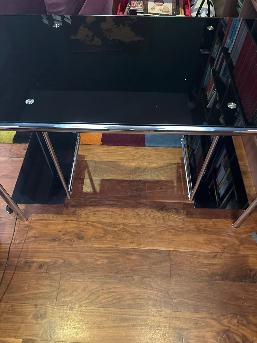 Desk - Image 2