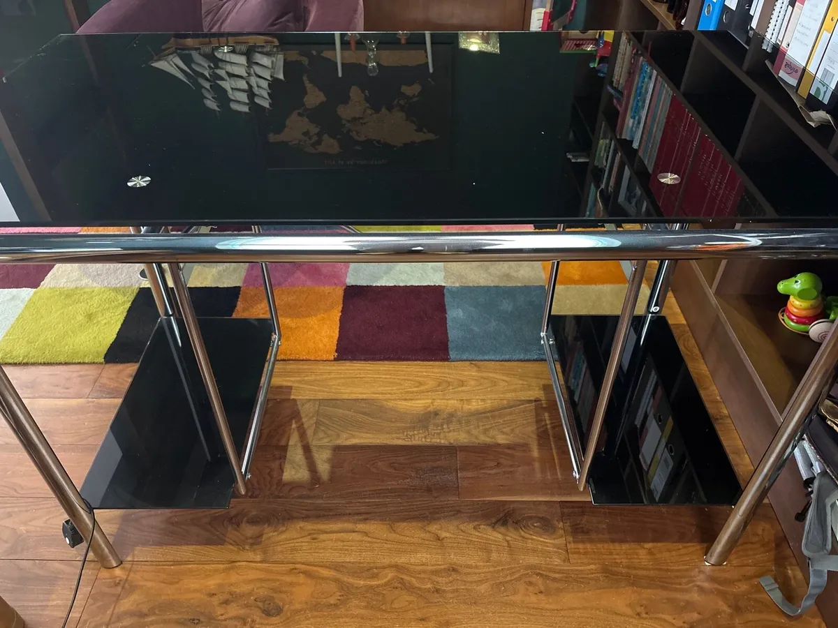 Desk - Image 3