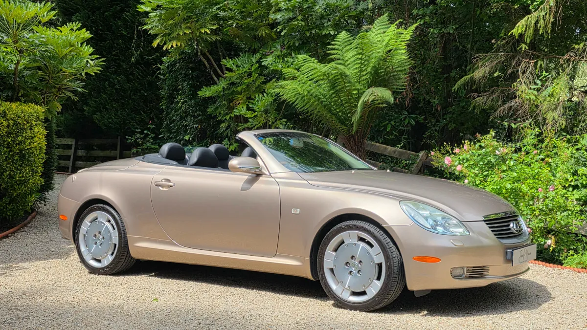2002 Lexus SC - Image 2