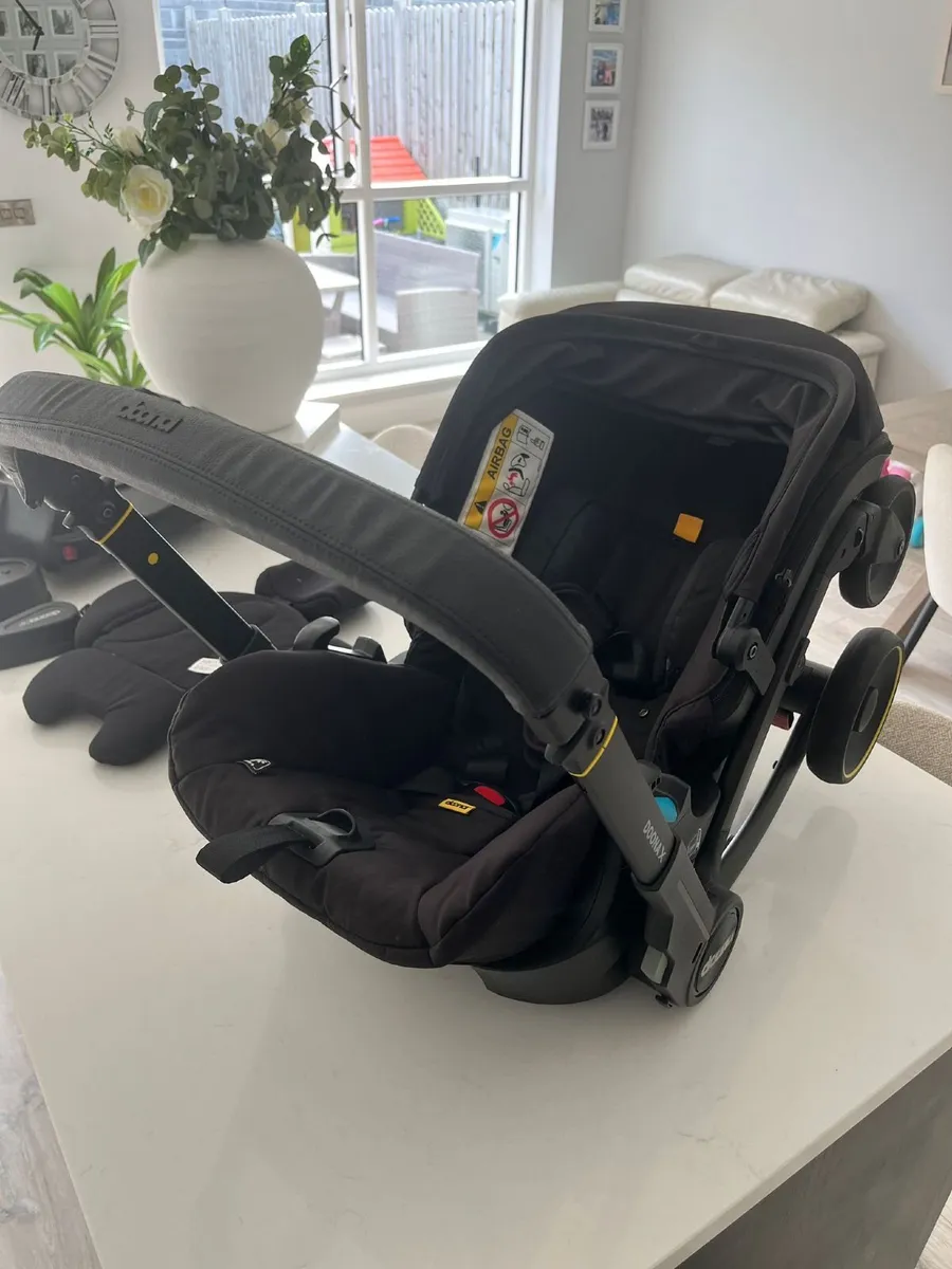 Doona X Car Seat & Stroller With ISOFIX base - Image 2
