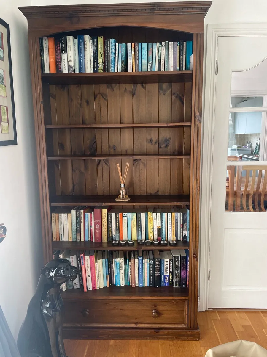 Solid pine bookcase - Image 1