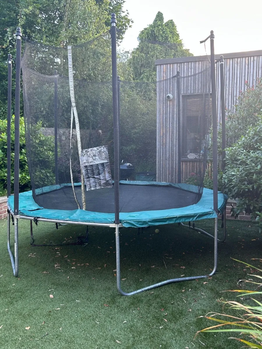 Octagonal Trampoline 300 cm – Décathlon - Image 1