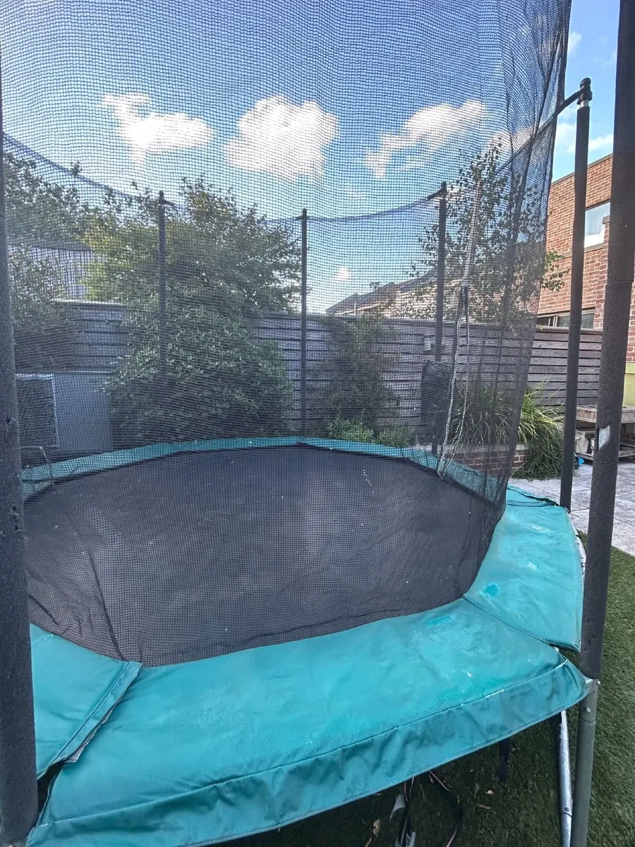 Octagonal Trampoline 300 cm – Décathlon - Image 4