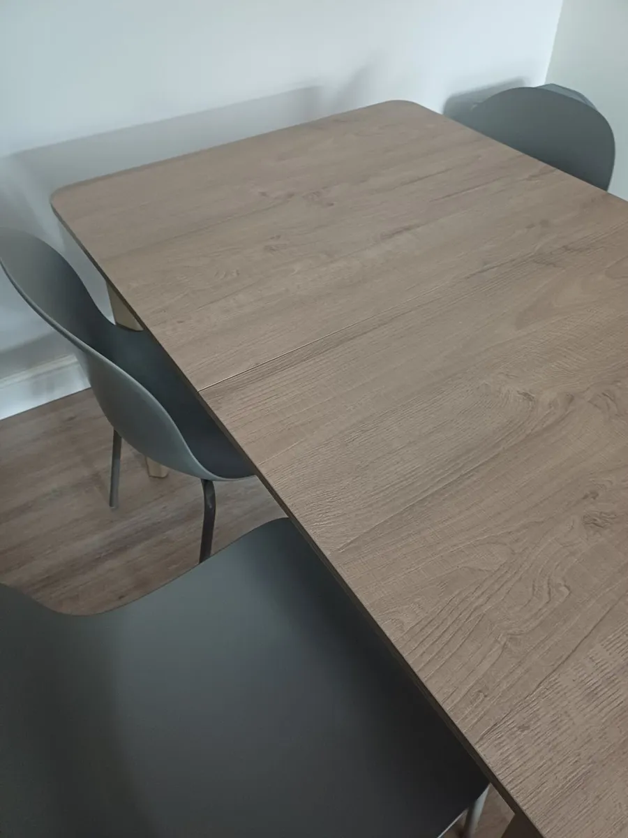 Kitchen Table and chairs - Image 2
