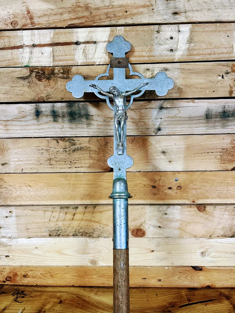 Vintage procession cross - Image 1