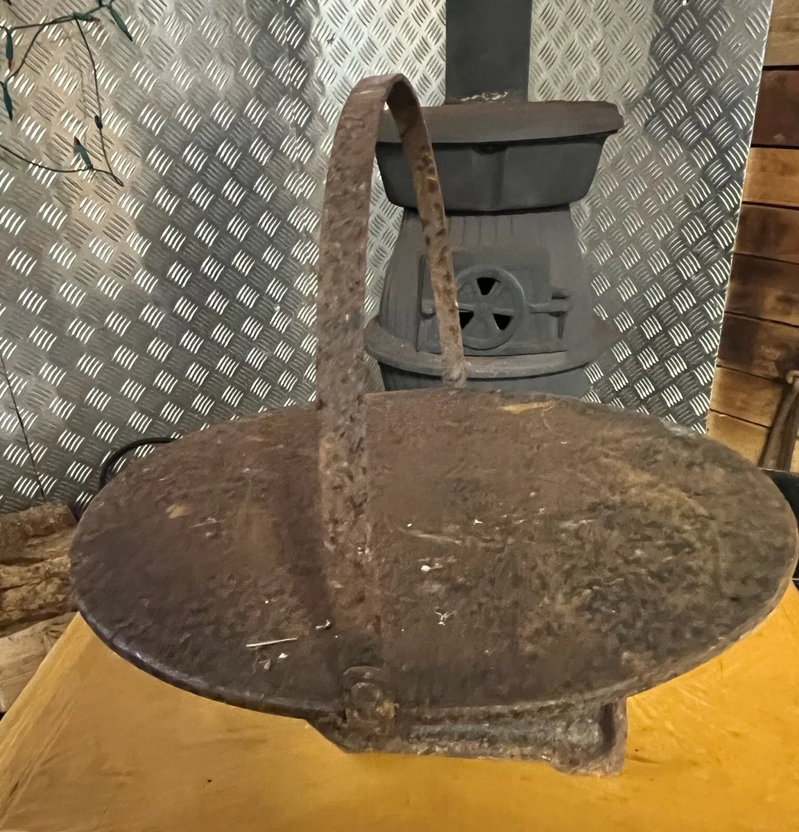 Cast iron antique griddle pan - Image 1