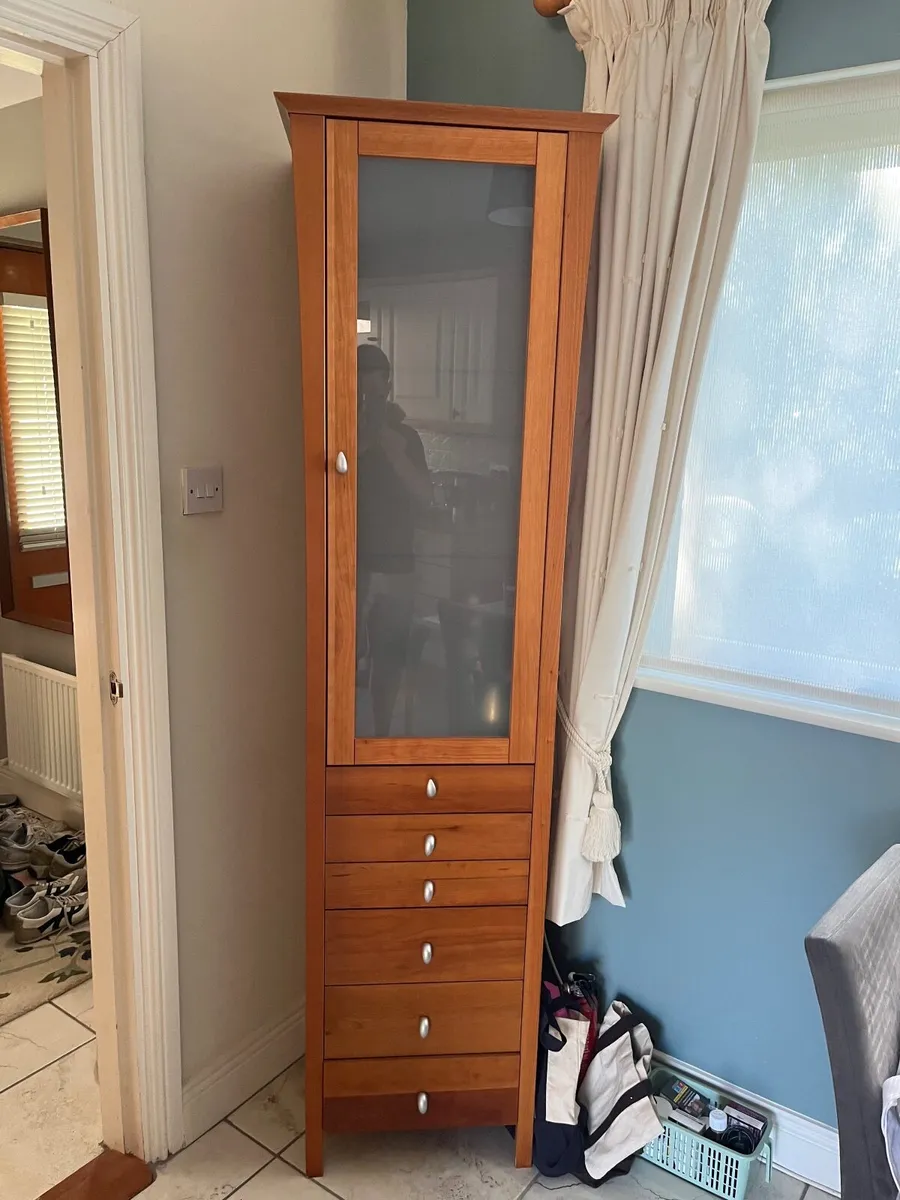 Cabinet - Image 2
