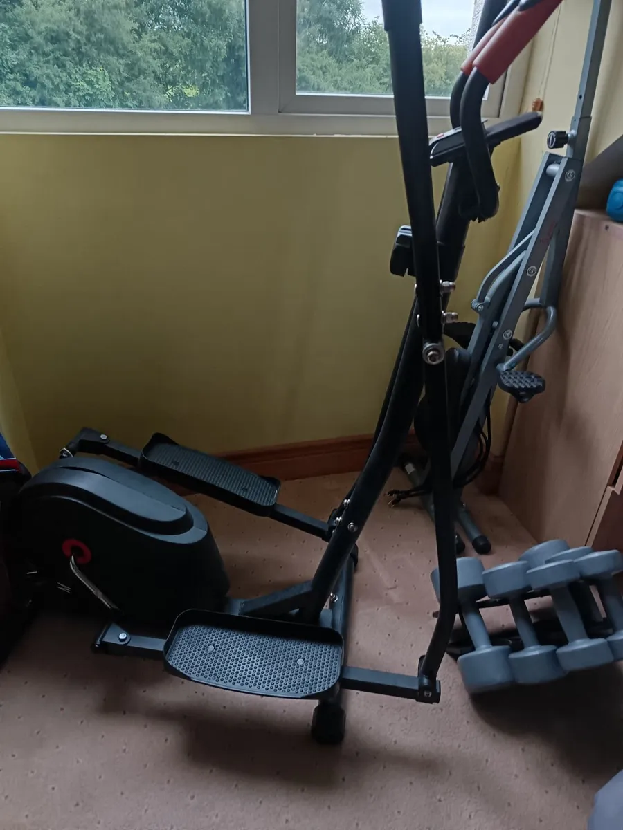 Cross trainer - Image 1