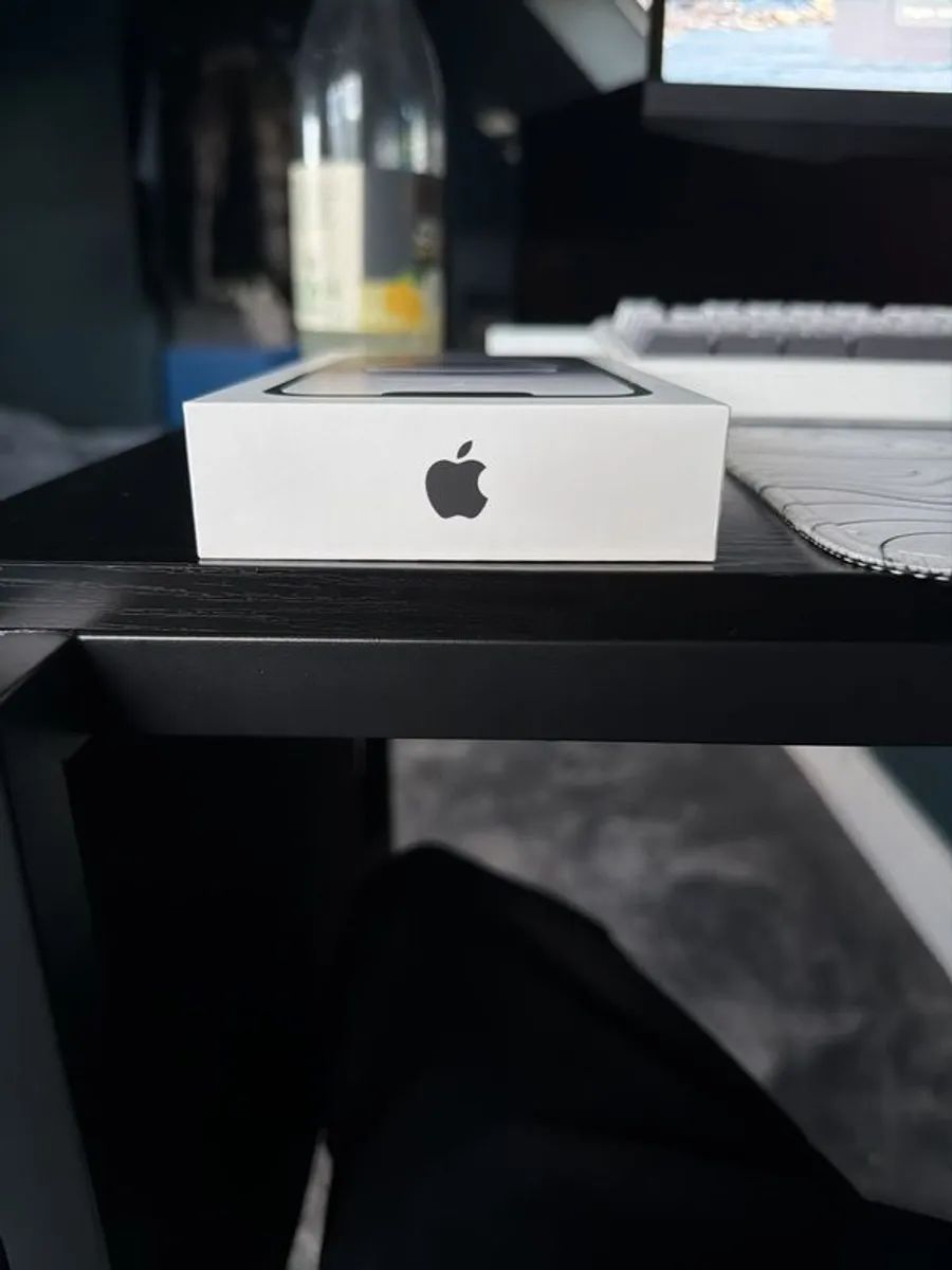 Iphone 16 e - Image 4