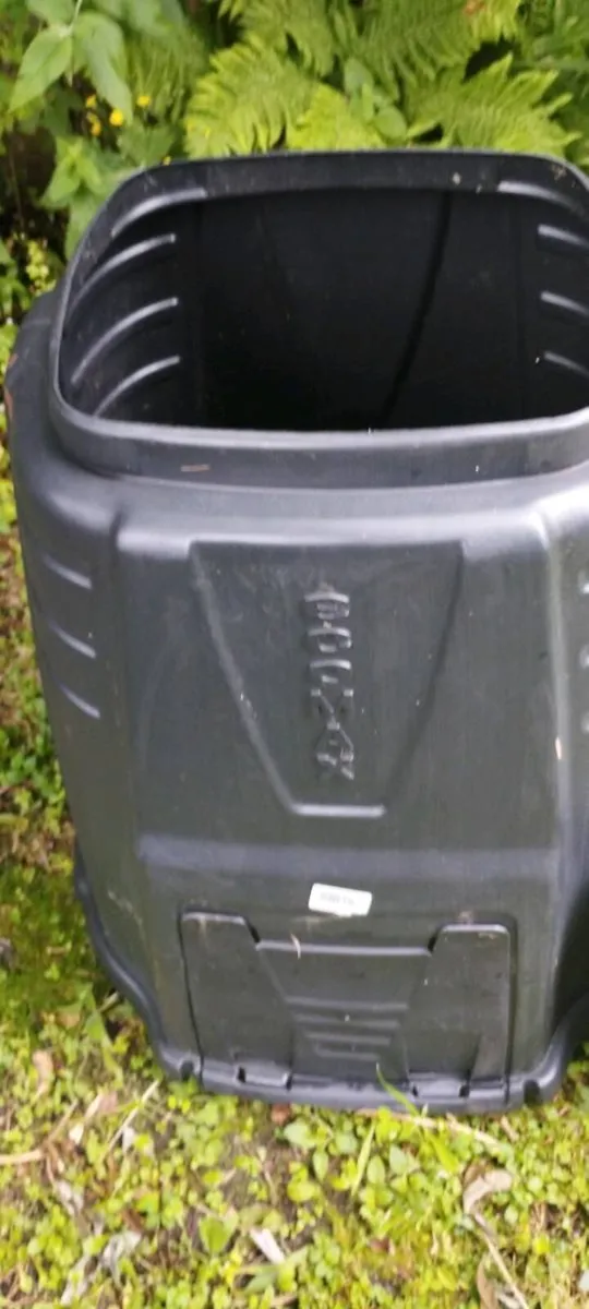 Compost bin - Image 1