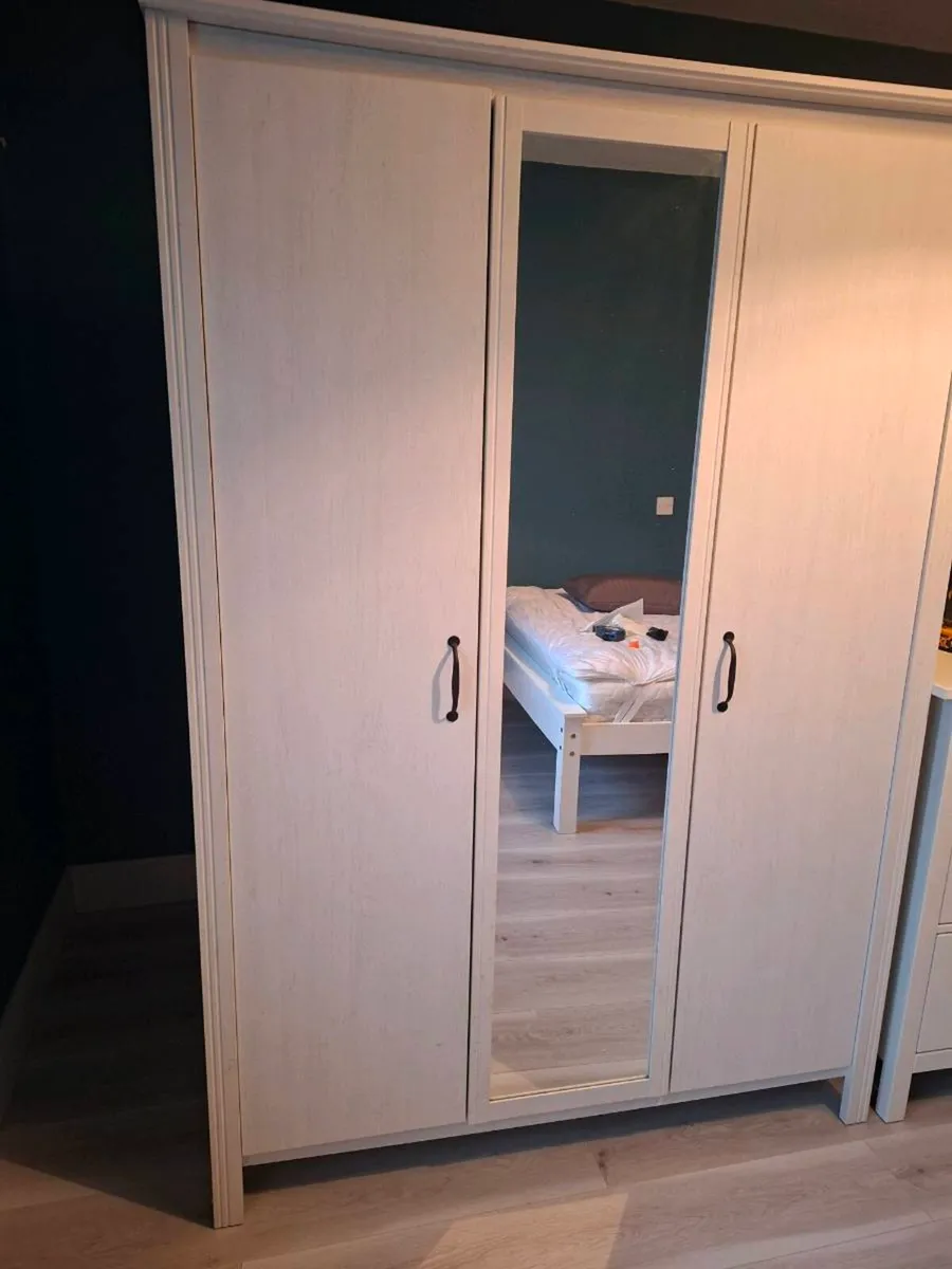 Wardrobe - Image 2