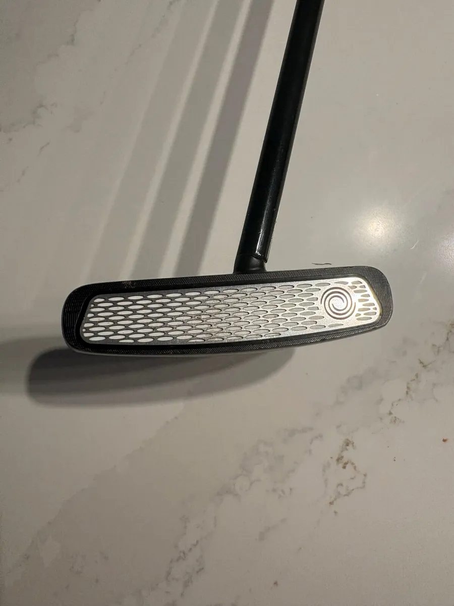 Odyssey Putter - Big T Centre Shaft - Image 1