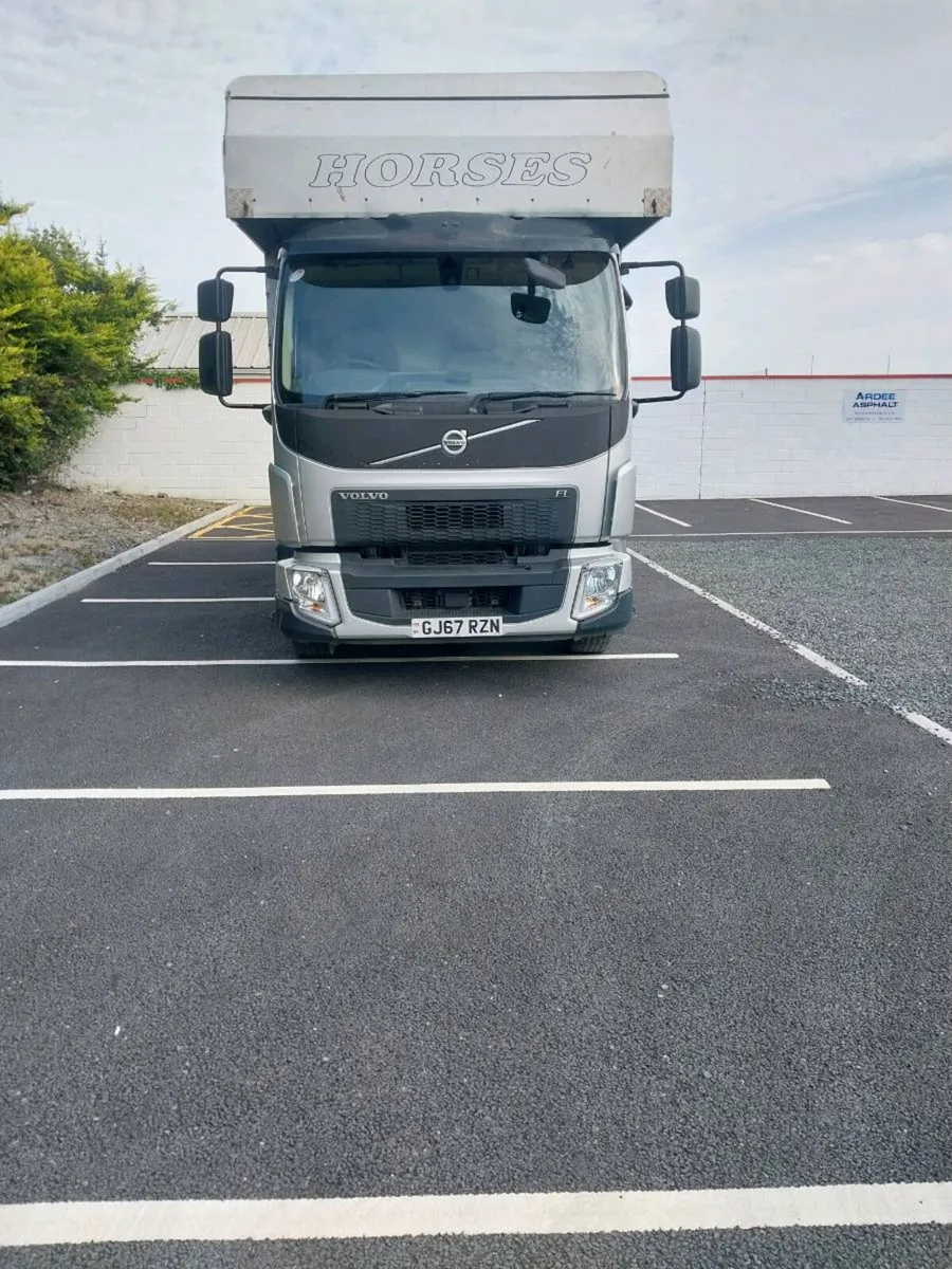 VOLVO FL 2018 HORSE LORRY FOR SALE - Image 3