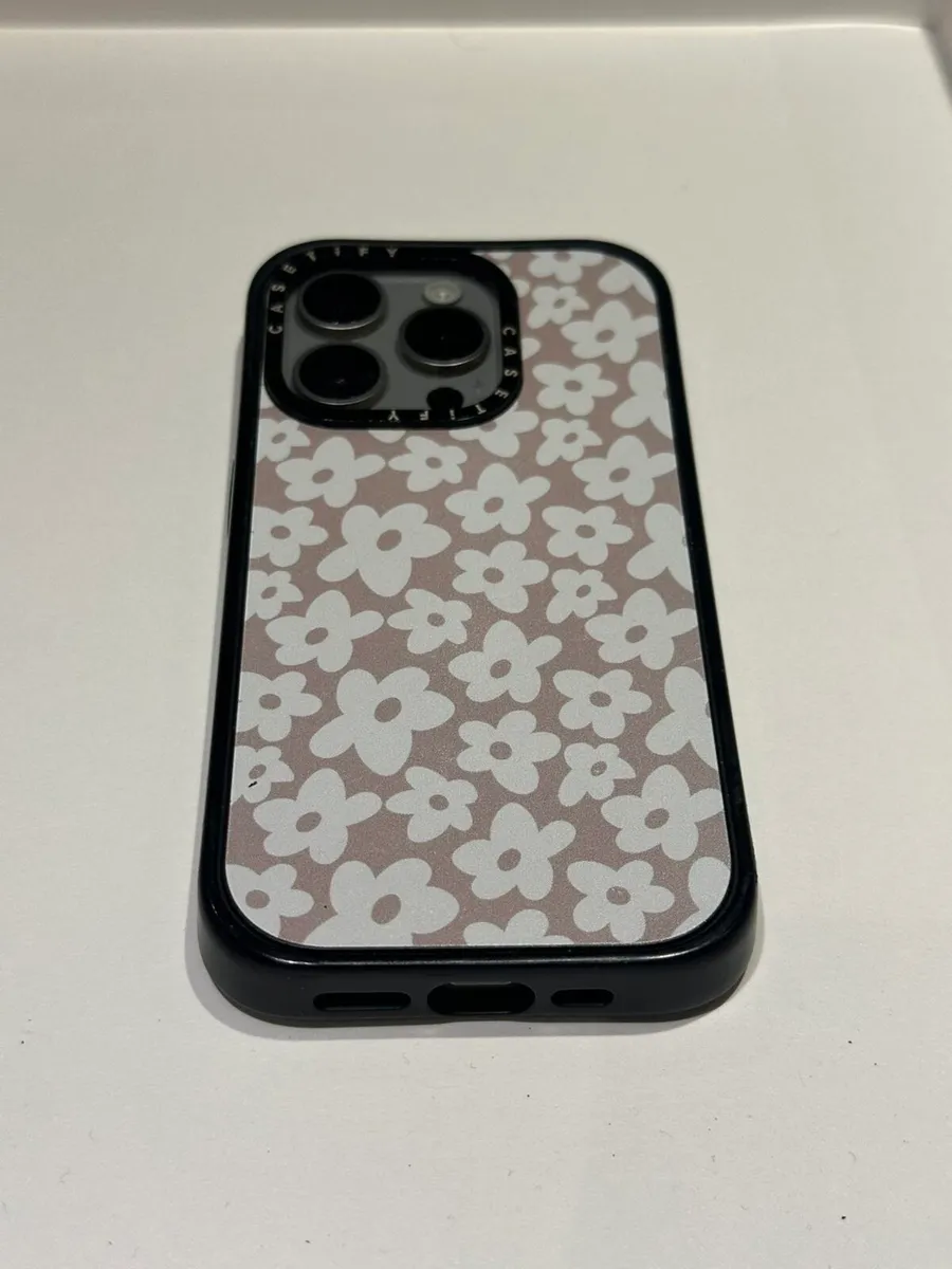 iPhone 15 Pro - Image 2