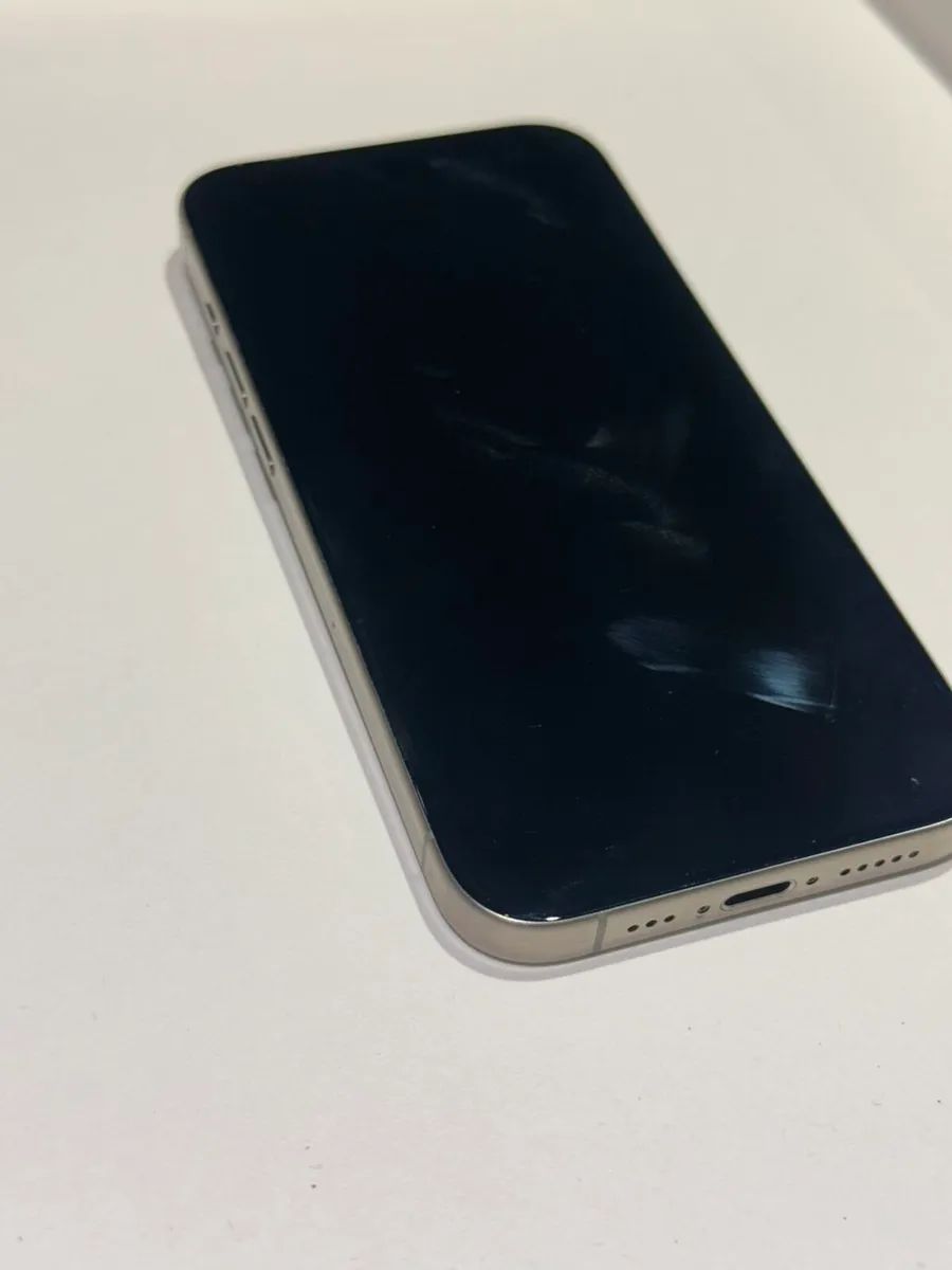iPhone 15 Pro - Image 3